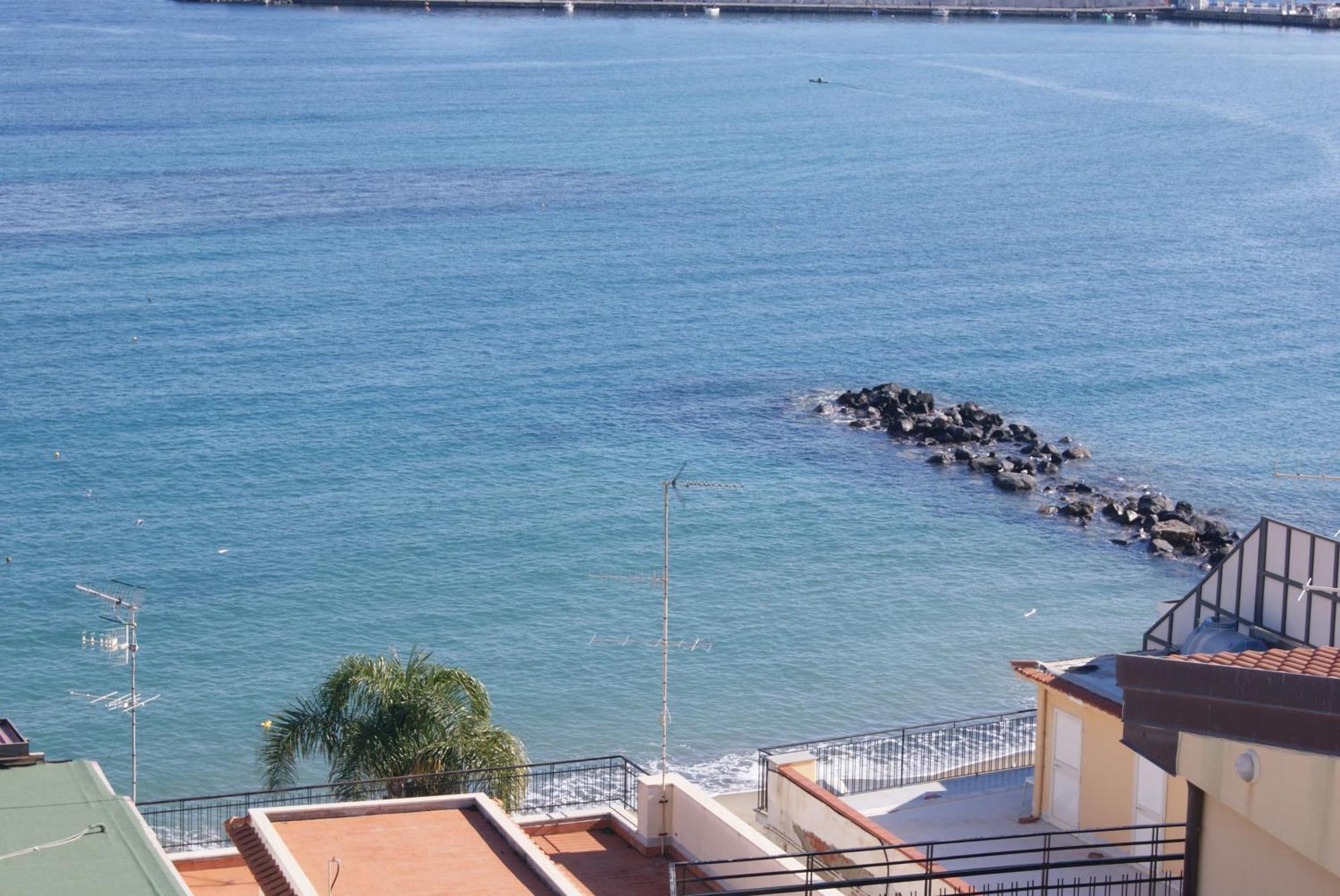 Donna Sicilia Hotel Giardini Naxos Esterno foto