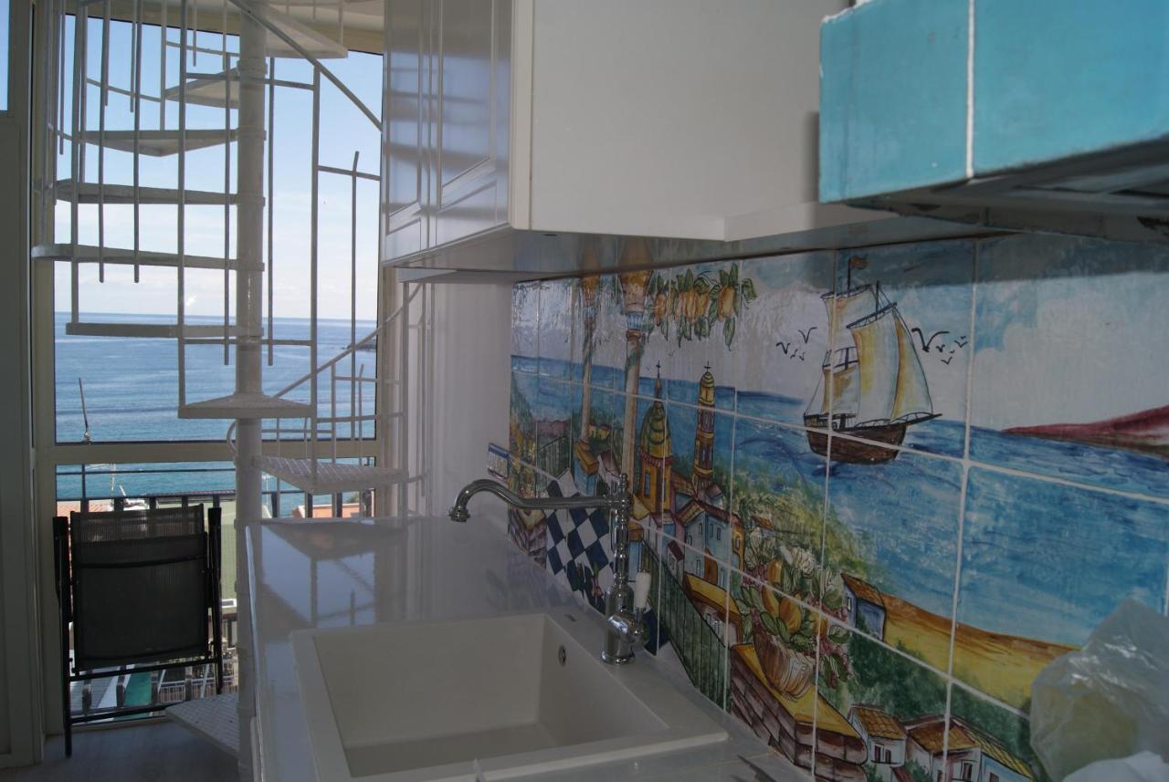 Donna Sicilia Hotel Giardini Naxos Esterno foto