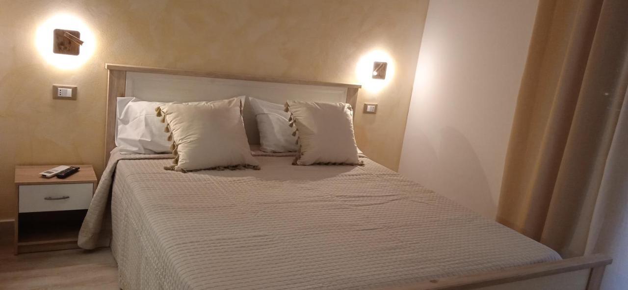 Donna Sicilia Hotel Giardini Naxos Esterno foto